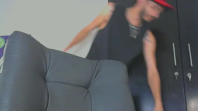 LovexJuxn8 online show from 02-16-26, 06:15