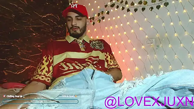 LovexJuxn8 online show from 05-20-26, 10:16