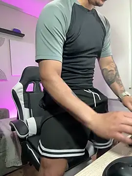  robertobaggioo online show from 02-24-26, 12:47