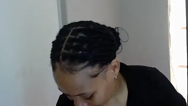 BootyCaramelxx online show from 04-12-26, 09:47