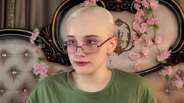 KirstinMcgeady online show from 04-22-26, 11:12