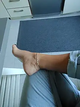 Ginevra01 online show from 04-08-26, 01:44