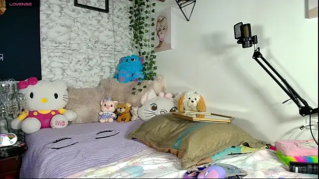 Yiyii online show from 06-25-26, 12:42