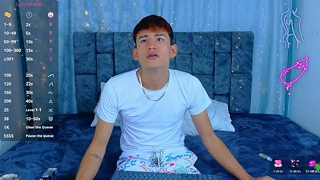 NicolasTorrez online show from 04-15-26, 03:02