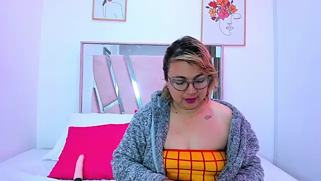 DariaLuca online show from 04-24-26, 11:45