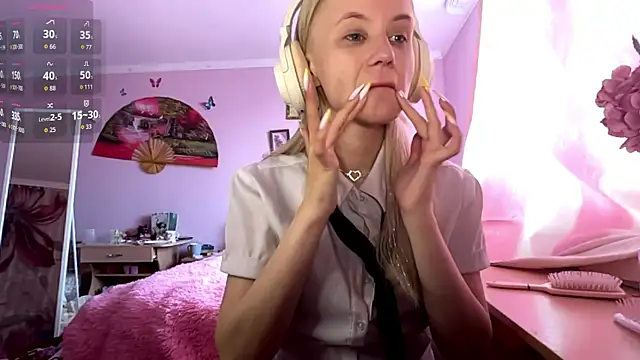 Snapshot of MelissaZaria chatting on 05-18-26, 06:30 MelissaZaria online show from 05-18-26, 06:30
