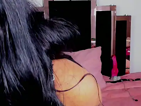 Queen-Bee  online show from 02-19-26, 09:00