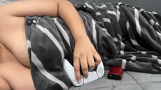 hugeindiantitties online show from 03-05-26, 07:32