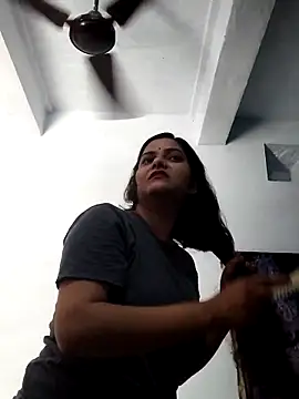 Anushka Singh0 online show from 04-26-26, 07:17