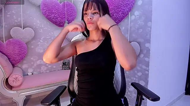 Snapshot of sami_milk chatting on 04-15-26, 03:35 sami milk online show from 04-15-26, 03:35