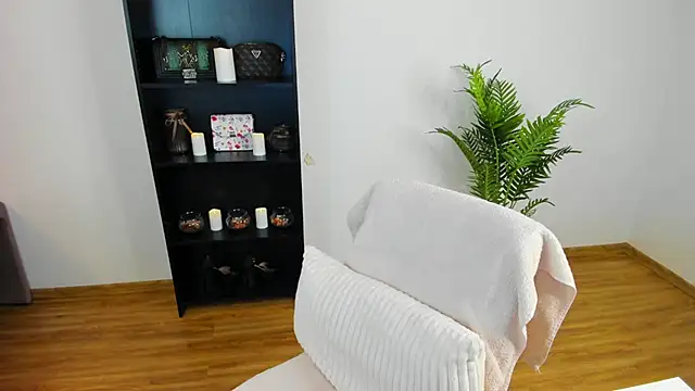 khloe starrr online show from 04-27-26, 04:49