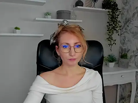 CinderellaMoon online show from 02-20-26, 06:26