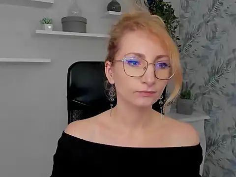 CinderellaMoon online show from 03-02-26, 06:25