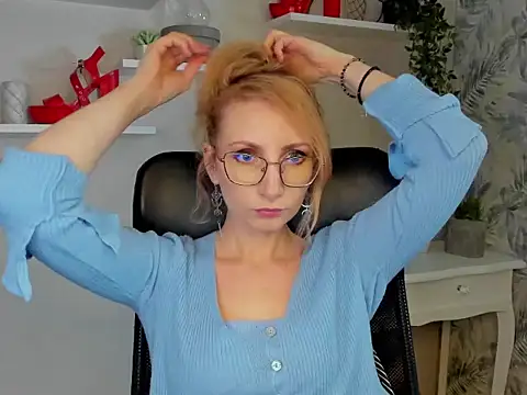 CinderellaMoon online show from 03-03-26, 06:30