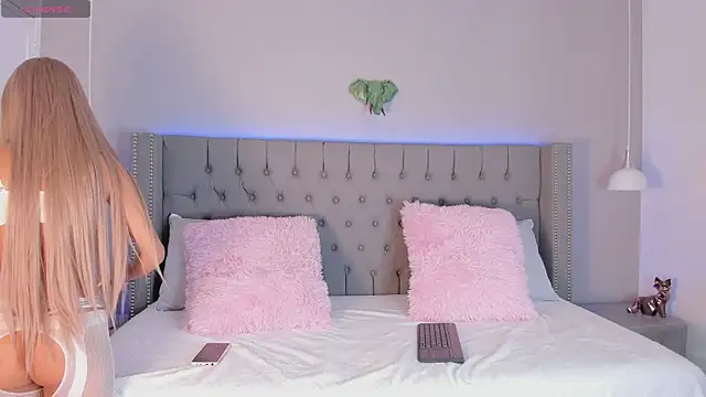 angelina honey  online show from 03-26-26, 04:07