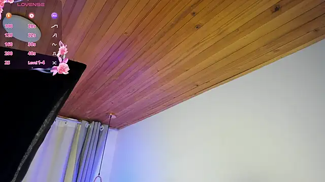 Snapshot of Irisbeel chatting on 03-10-26, 06:18 Irisbeel online show from 03-10-26, 06:18