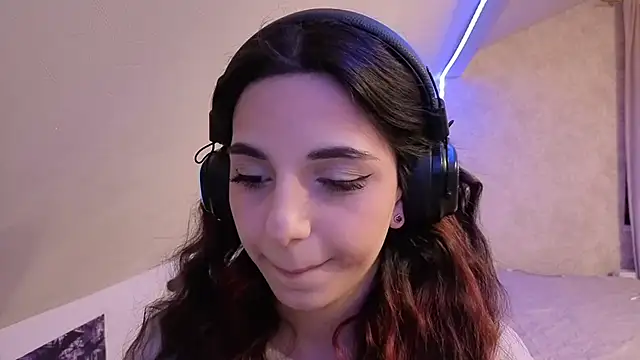 Snapshot of Blissmissataeses chatting on 03-03-26, 12:44 Blissmissataeses online show from 03-03-26, 12:44