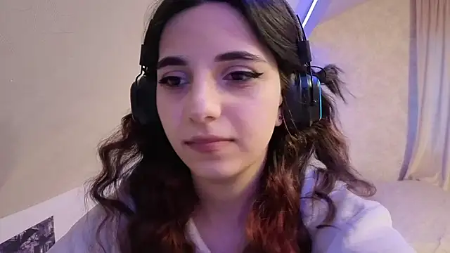 Snapshot of Blissmissataeses chatting on 03-05-26, 11:50 Blissmissataeses online show from 03-05-26, 11:50