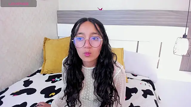 Emilyblussh online show from 03-11-26, 06:36