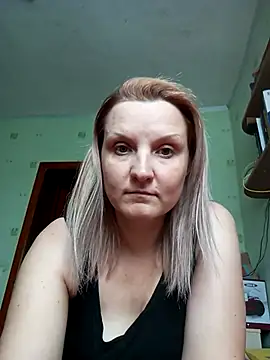 Snapshot of SusanGold9211 chatting on 03-21-26, 09:58 SusanGold9211 online show from 03-21-26, 09:58