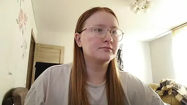 AnikaLipps online show from 06-17-26, 01:23
