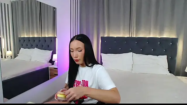 Snapshot of VikkyVonn chatting on 07-29-26, 10:35 VikkyVonn online show from 07-29-26, 10:35