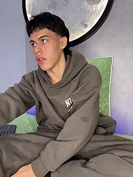 Lucian-greyy online show from 02-15-26, 08:02