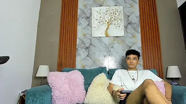 YOUNG BOYS HELL online show from 03-15-26, 09:32