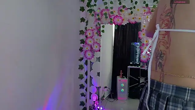 Mis Cersi online show from 04-25-26, 07:33