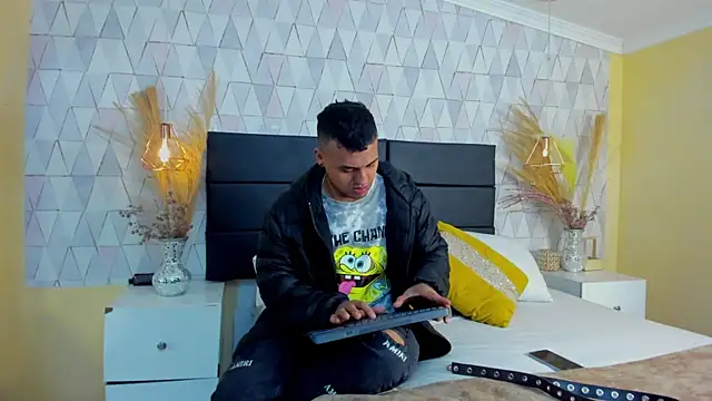 AronGarcia online show from 03-08-26, 12:31