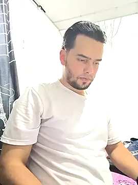 Snapshot of angel_leon01 chatting on 02-17-26, 10:05 angel leon01 online show from 02-17-26, 10:05