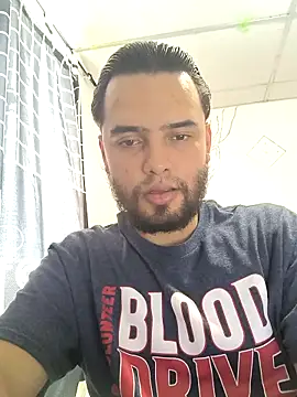 Snapshot of angel_leon01 chatting on 03-18-26, 04:10 angel leon01 online show from 03-18-26, 04:10