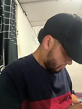 Snapshot of angel_leon01 chatting on 03-21-26, 06:18 angel leon01 online show from 03-21-26, 06:18