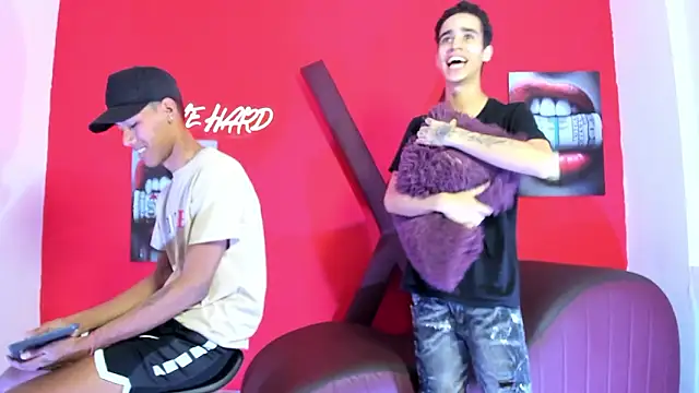 GREEN BOYS online show from 03-13-26, 07:26