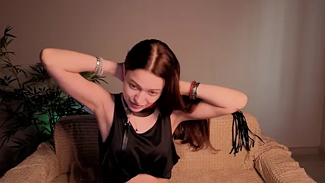 parrot kisha online show from 04-27-26, 01:58