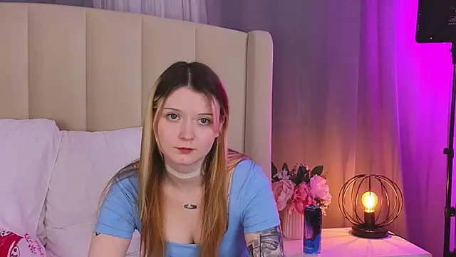 Snapshot of AlyssFrost chatting on 06-18-26, 09:14 AlyssFrost online show from 06-18-26, 09:14