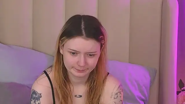 Snapshot of AlyssFrost chatting on 07-01-26, 04:03 AlyssFrost online show from 07-01-26, 04:03