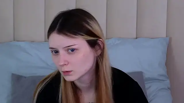 Snapshot of AlyssFrost chatting on 07-24-26, 01:58 AlyssFrost online show from 07-24-26, 01:58