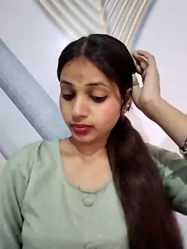 Snapshot of samayra1144 chatting on 03-10-26, 05:34 samayra1144 online show from 03-10-26, 05:34