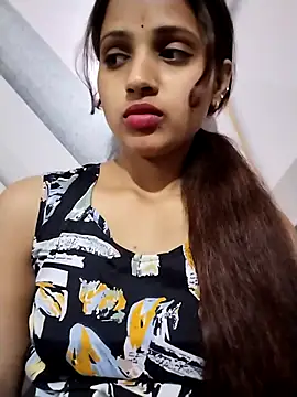 Snapshot of samayra1144 chatting on 03-10-26, 05:40 samayra1144 online show from 03-10-26, 05:40