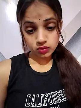 Snapshot of samayra1144 chatting on 03-12-26, 08:53 samayra1144 online show from 03-12-26, 08:53