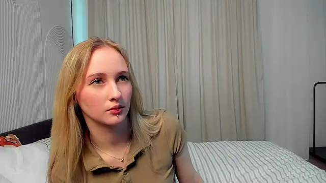 TraceeRebollar online show from 03-03-26, 12:33