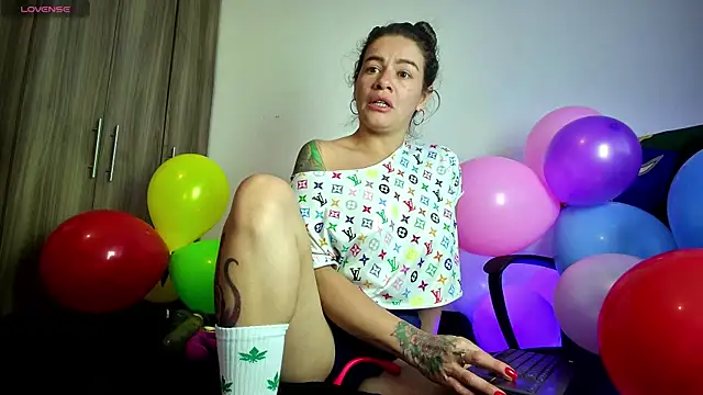 oriana thomson01 online show from 07-27-26, 11:01