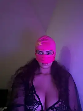 Snapshot of Esmeralda972 chatting on 02-16-26, 06:59 Esmeralda972 online show from 02-16-26, 06:59