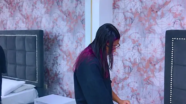 Raven Gloomy online show from 02-24-26, 12:25