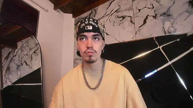 Couple In Heat online show from 04-23-26, 08:33