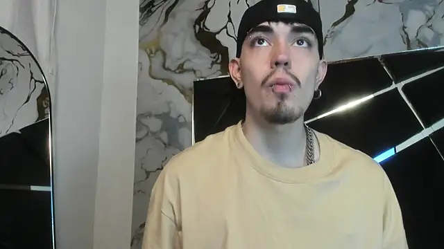 Couple In Heat online show from 04-24-26, 08:55