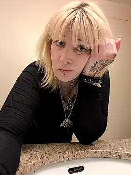 Snapshot of RainbowClouds chatting on 04-10-26, 08:52 RainbowClouds online show from 04-10-26, 08:52