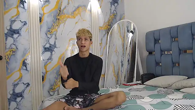 GOLD BOYS online show from 04-21-26, 01:28