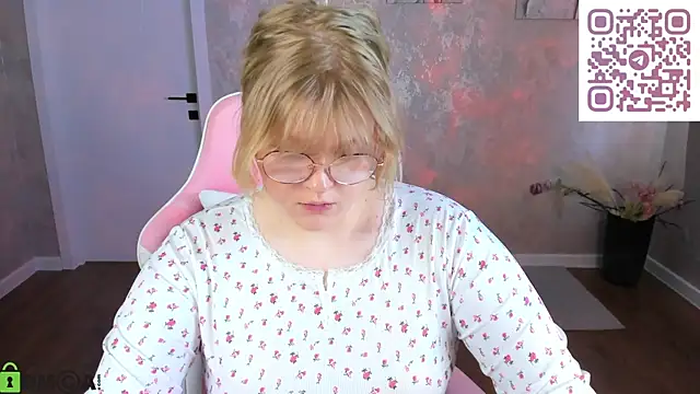 luna c0ra online show from 04-22-26, 01:08